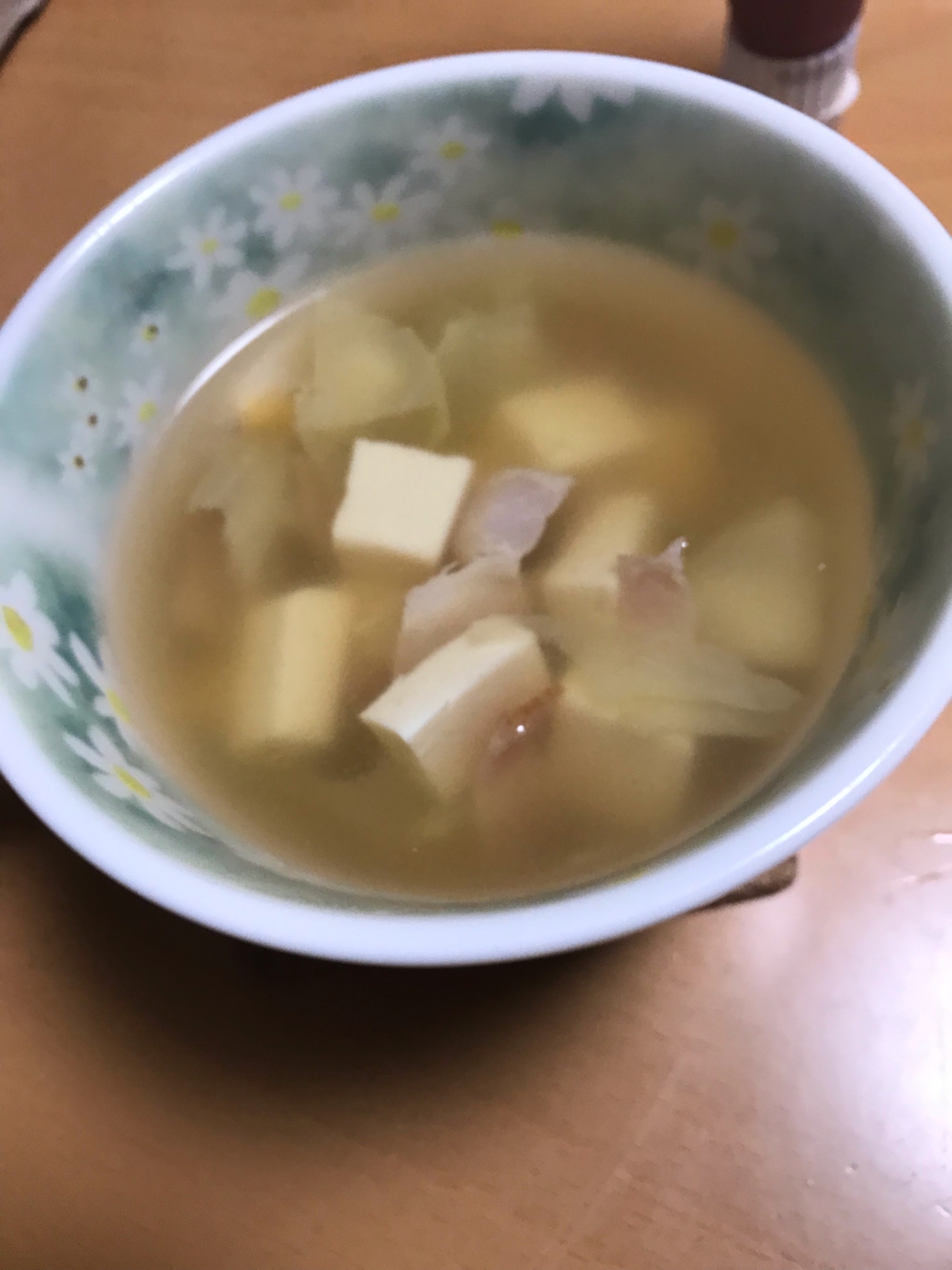 豆腐とベーコンのスープ