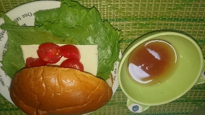 よしかさん✨こんにちわ✨ジューシートマトサンド&スープ美味しかったです✨リピにポチ✨✨ありがとうございます(*^o^)／＼(^-^*)