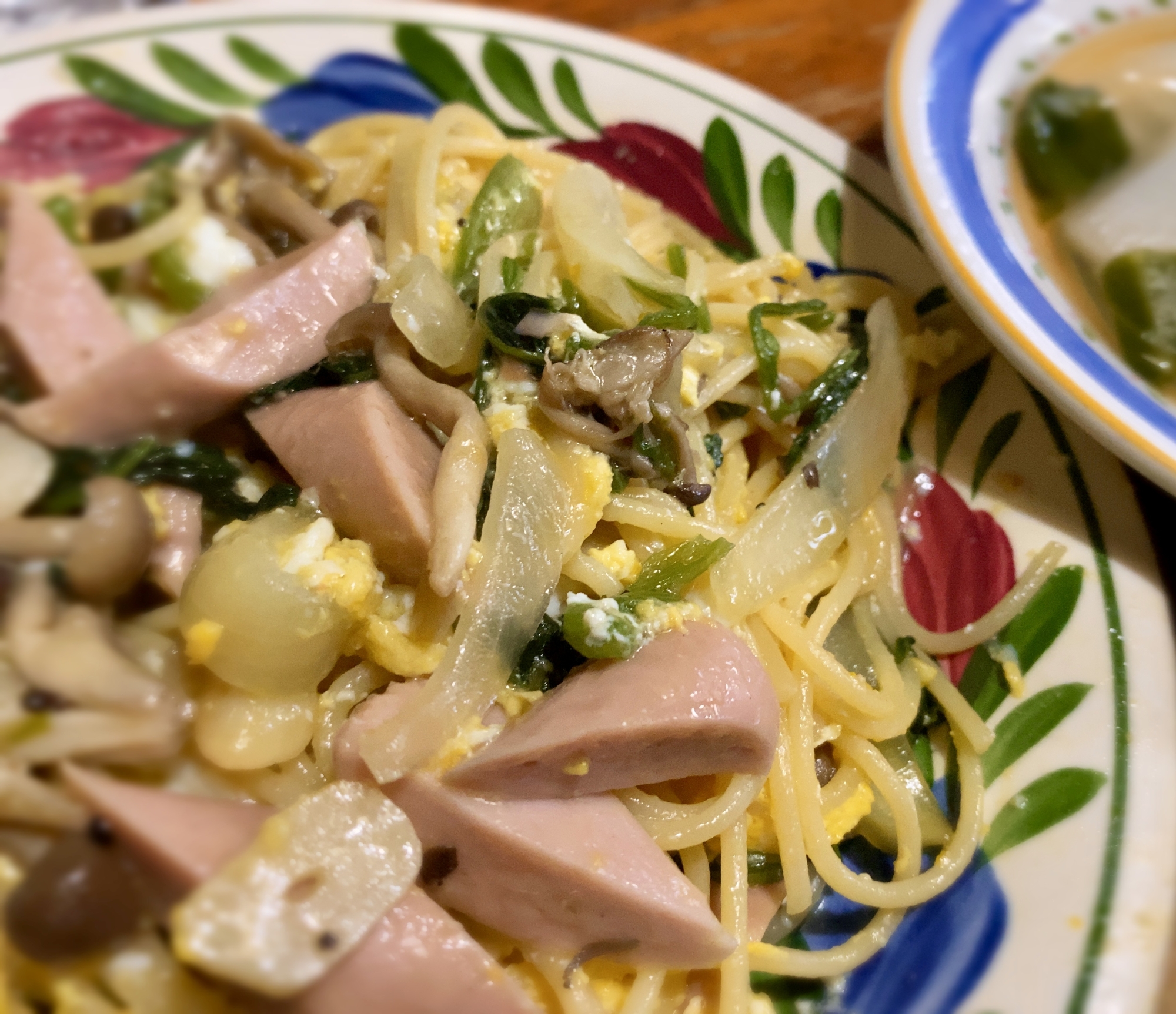 魚肉のソーセージほうれん草きのこパスタ(o^^o)