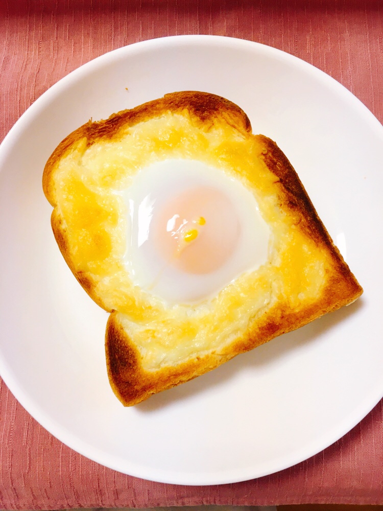 ラピュタパン風☆半熟目玉焼きチーズトースト