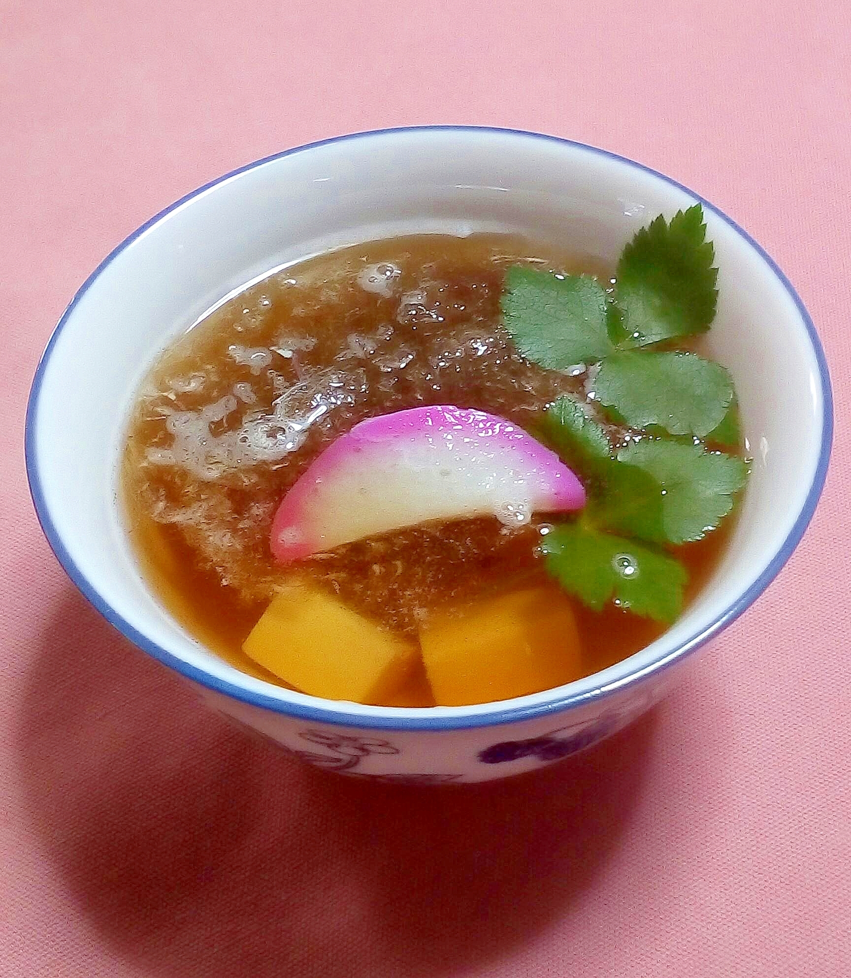 電子レンジで とろろ昆布と豆腐のお吸い物 レシピ 作り方 By パンペルデュ 楽天レシピ