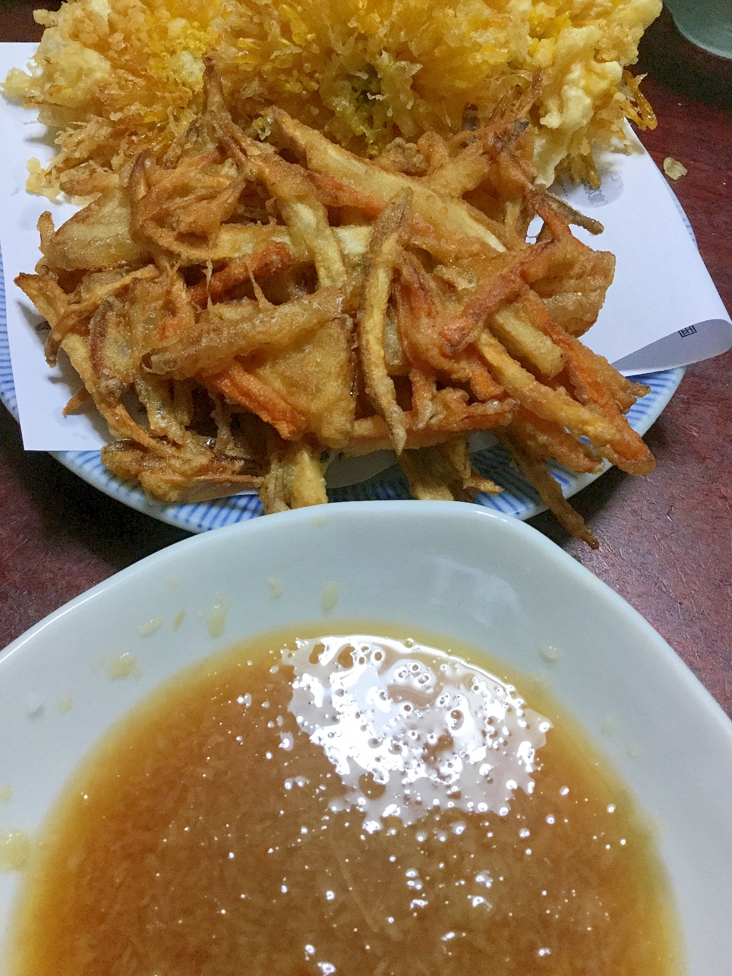 ワカサギとゴボウと人参のかき揚げ