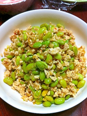 枝豆と鶏ひき肉のピリ辛炒め