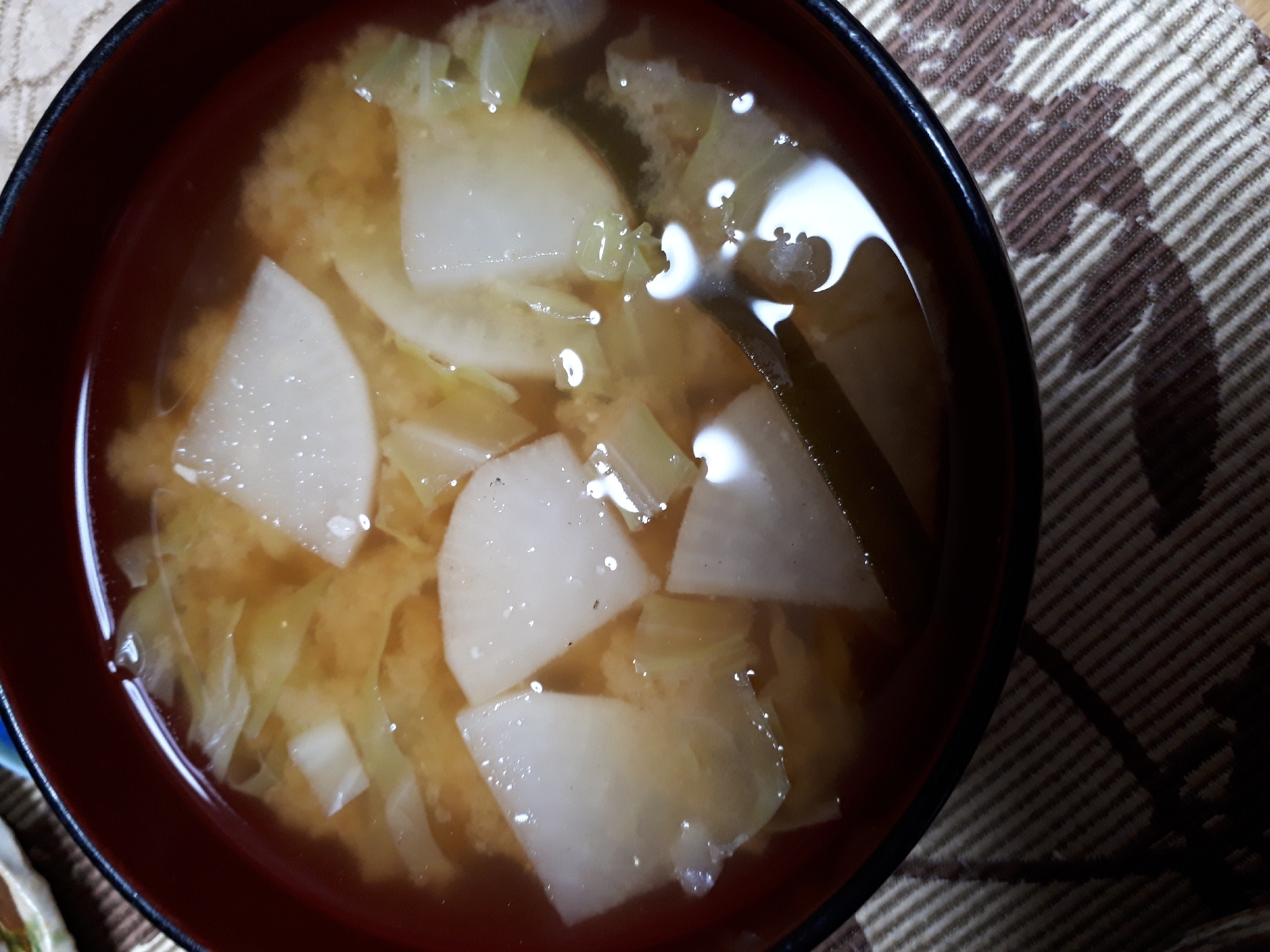 大根とキャベツとごぼうのお味噌汁