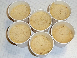レンジでふわふわカップシフォンケーキ（バナナ入）