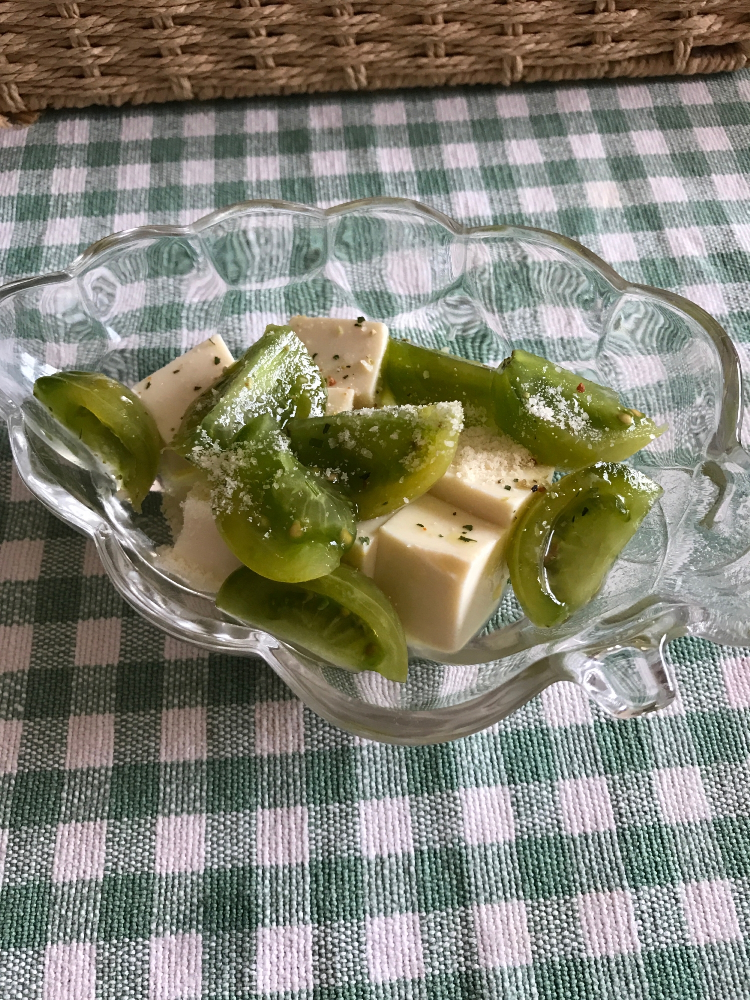 グリーンミニトマトと豆腐のサラダ