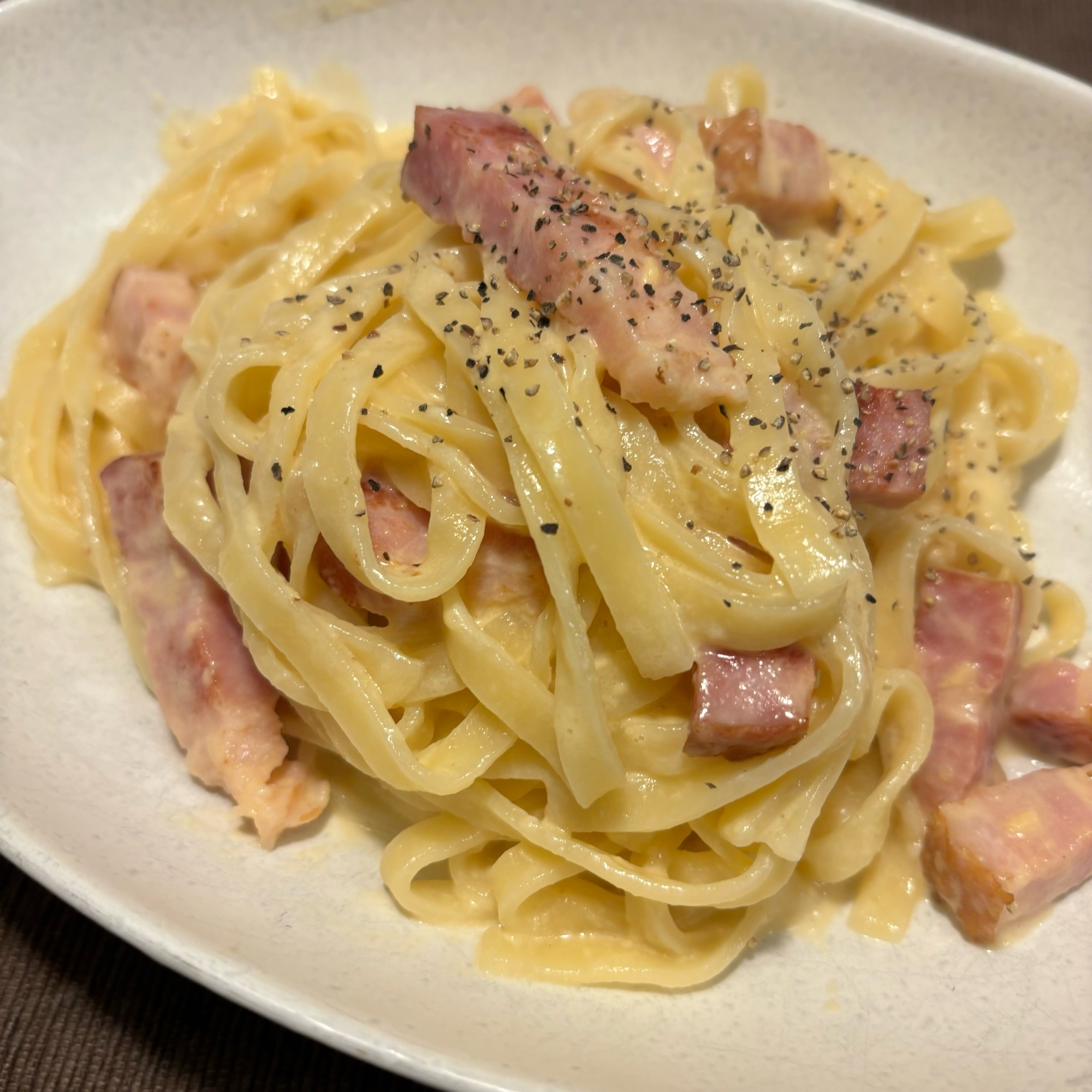牛乳で。基本のカルボナーラ