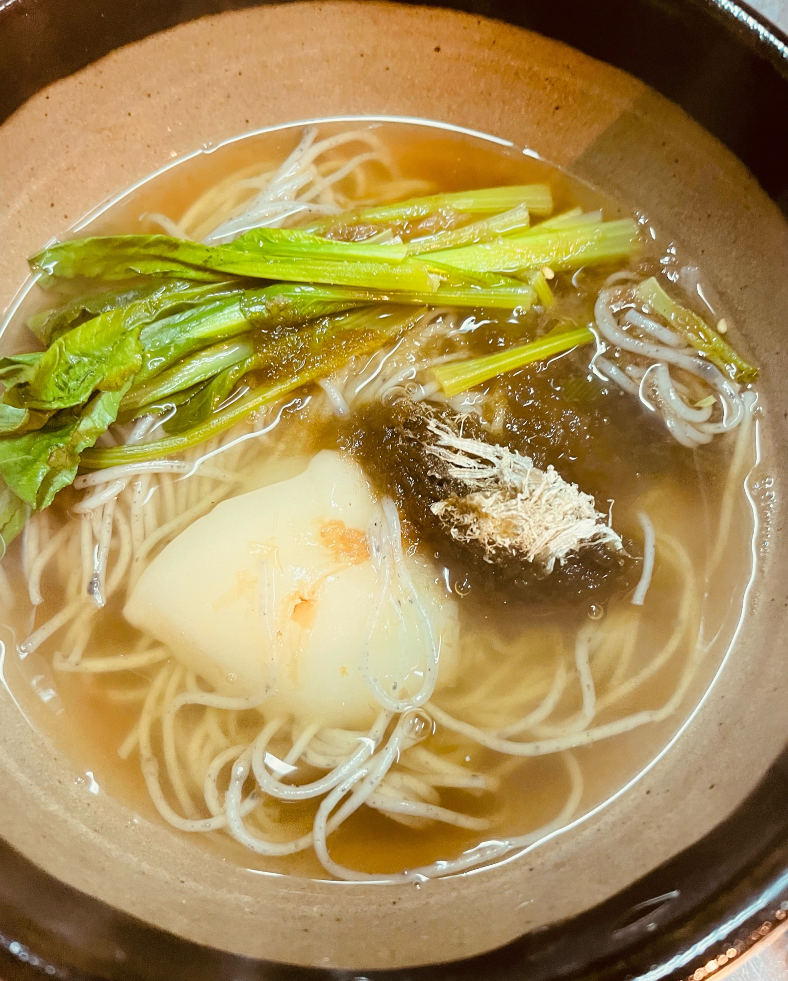 冬でも素麺♪黒ごま素麺〜蕎麦つゆで