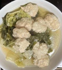 鶏団子と白菜のスープ