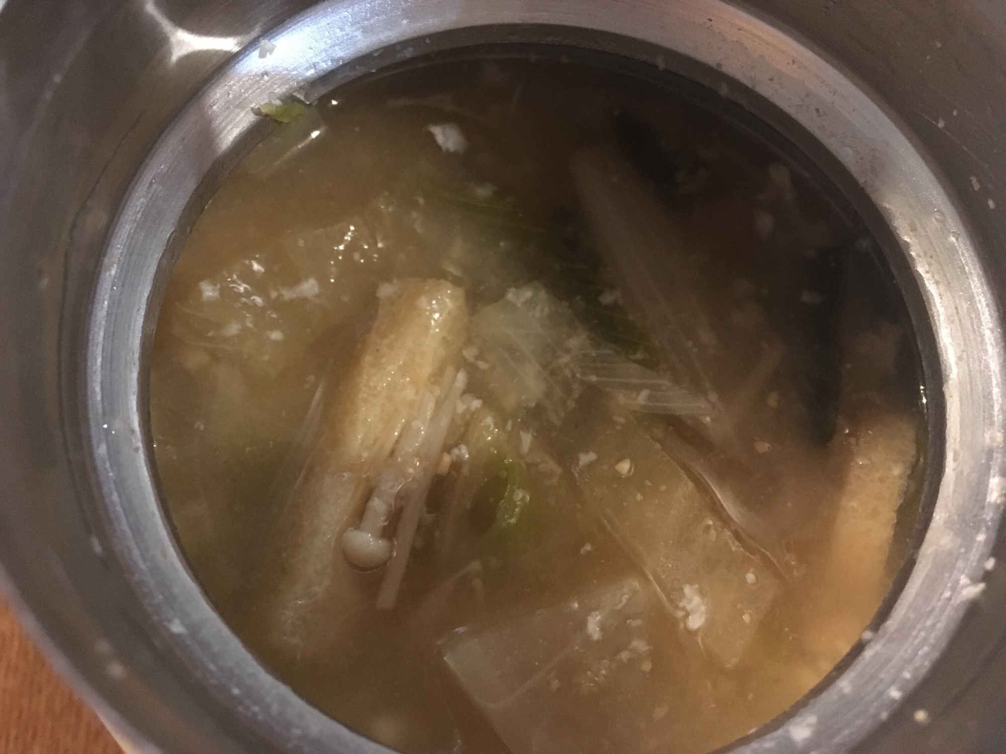 白菜とえのきと油揚げと昆布の粕汁