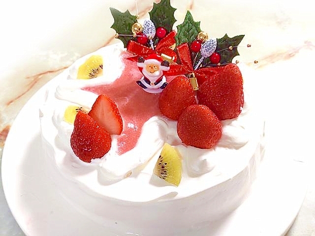 クリスマスに!レアチーズサンドの苺デコケーキ♪