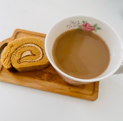 甘さなし♦シナモンカフェモカと♦甘いお菓子