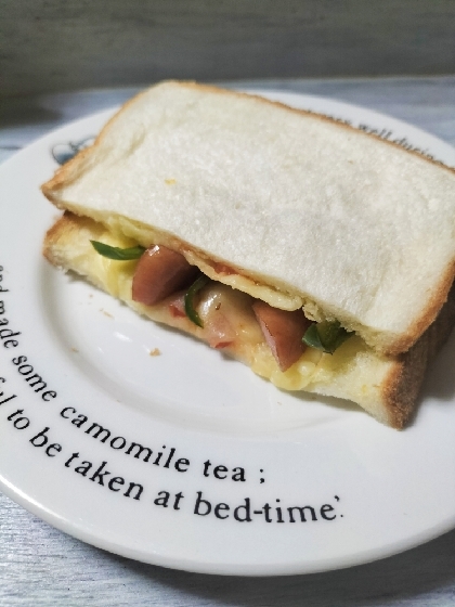 きょうはこちら♬最近朝が起きれないので今日作っておくことにʘ⁠‿⁠ʘ美味しそうなトースト✨早起き間違いないです♡素敵レシピ感謝ʕ⁠ ⁠ꈍ⁠ᴥ⁠ꈍ⁠ʔ❦