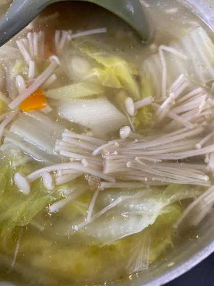 冷凍餃子の野菜スープ