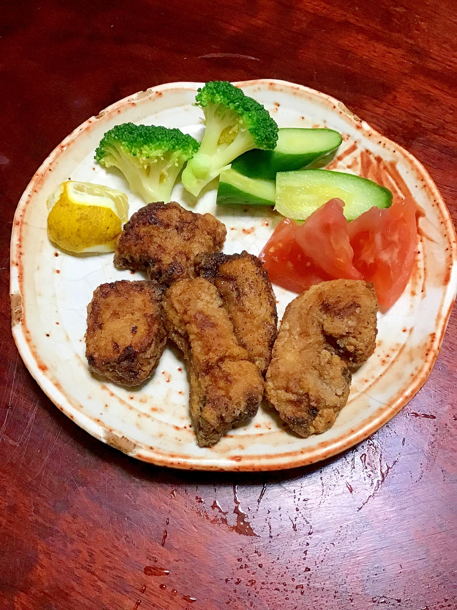 照り焼き風モウカザメの竜田揚げ。