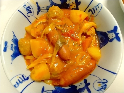 うどんが見えませんが笑、クリーミーで美味しかったです！トマト味のカレーにめんつゆ？と思いましたがよく合ってました！ごちそうさまです(^^)♪