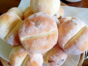 お尻の形のドイツ食事パン・ブレッチェン