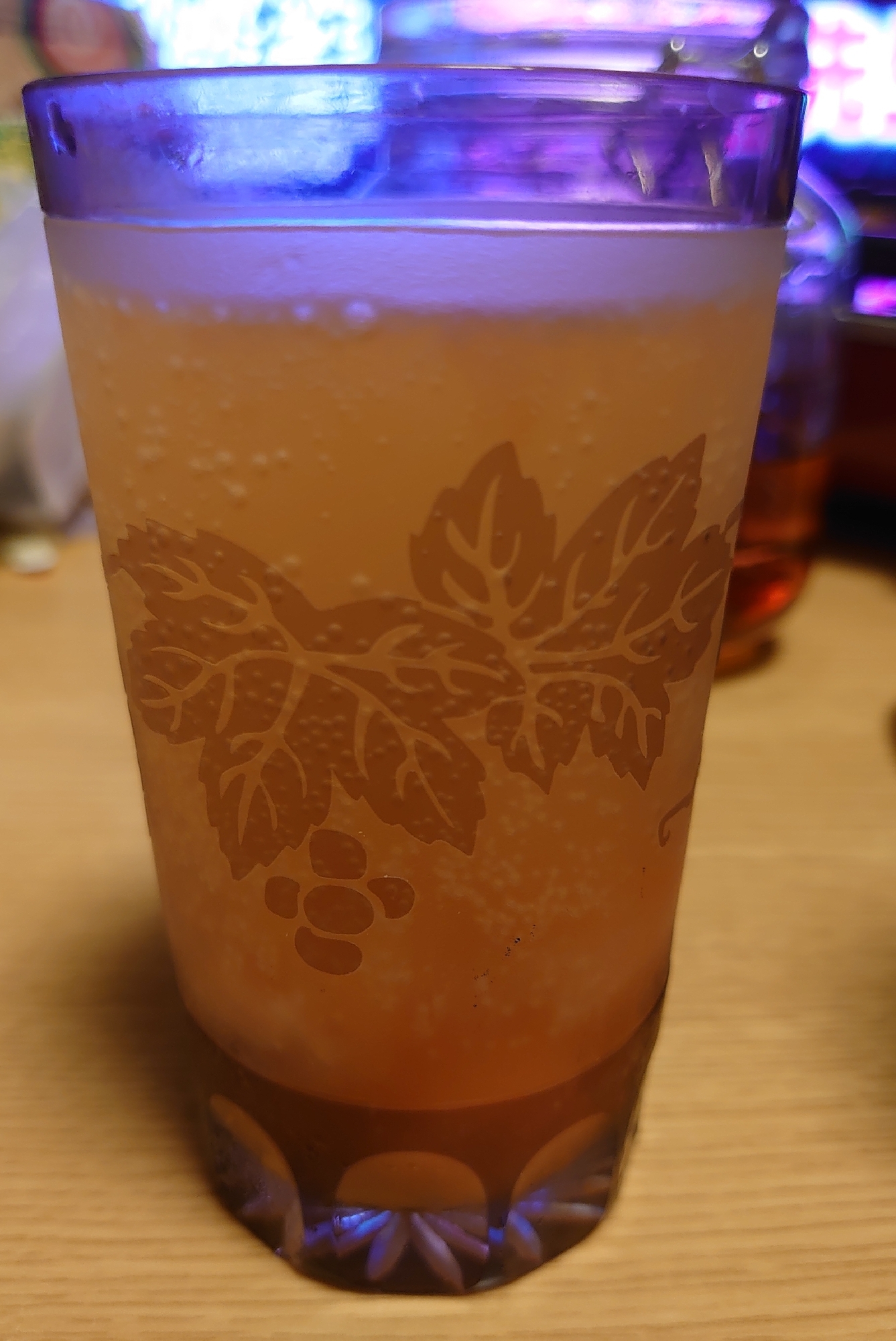 いちご酒とアイスの実のカクテル