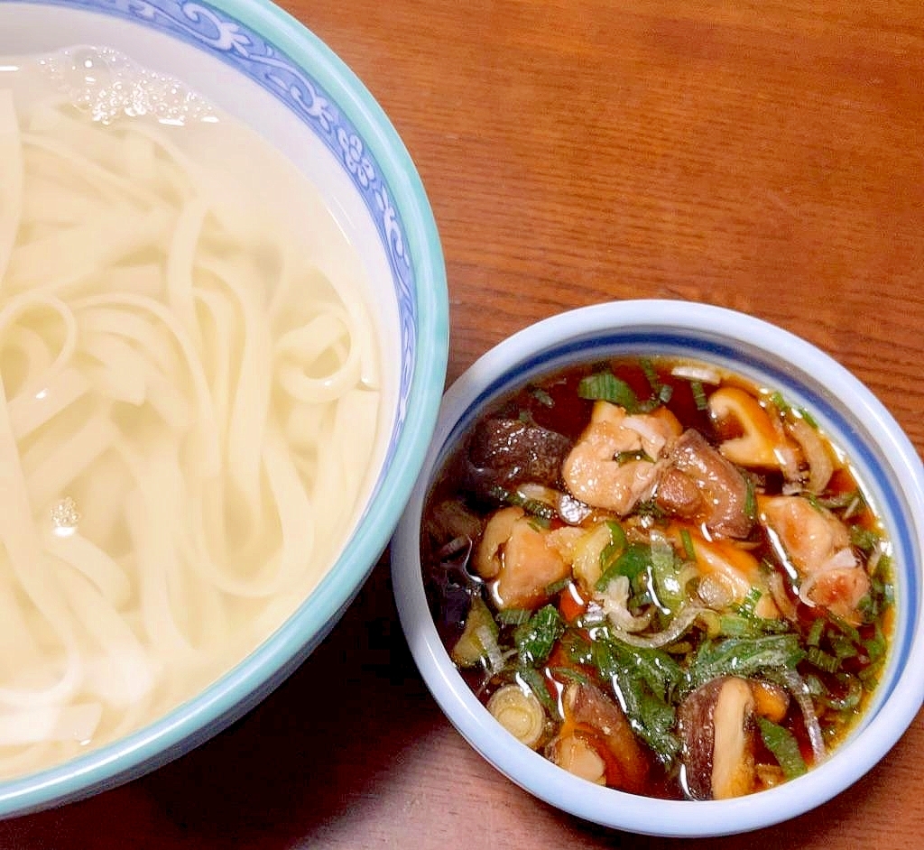 釜揚げうどん　鶏肉としいたけのつゆ