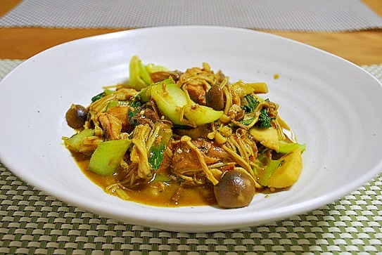 サバ缶と青梗菜のピリ辛カレー炒め