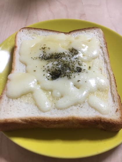 マヨネーズはパンに直接塗って、シュレッドチーズでつくりました☆朝食に食べました。美味しかったです。