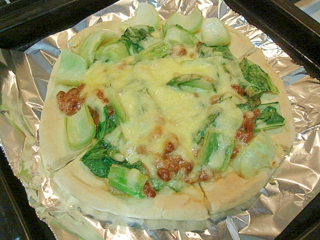 青梗菜と納豆のピザ