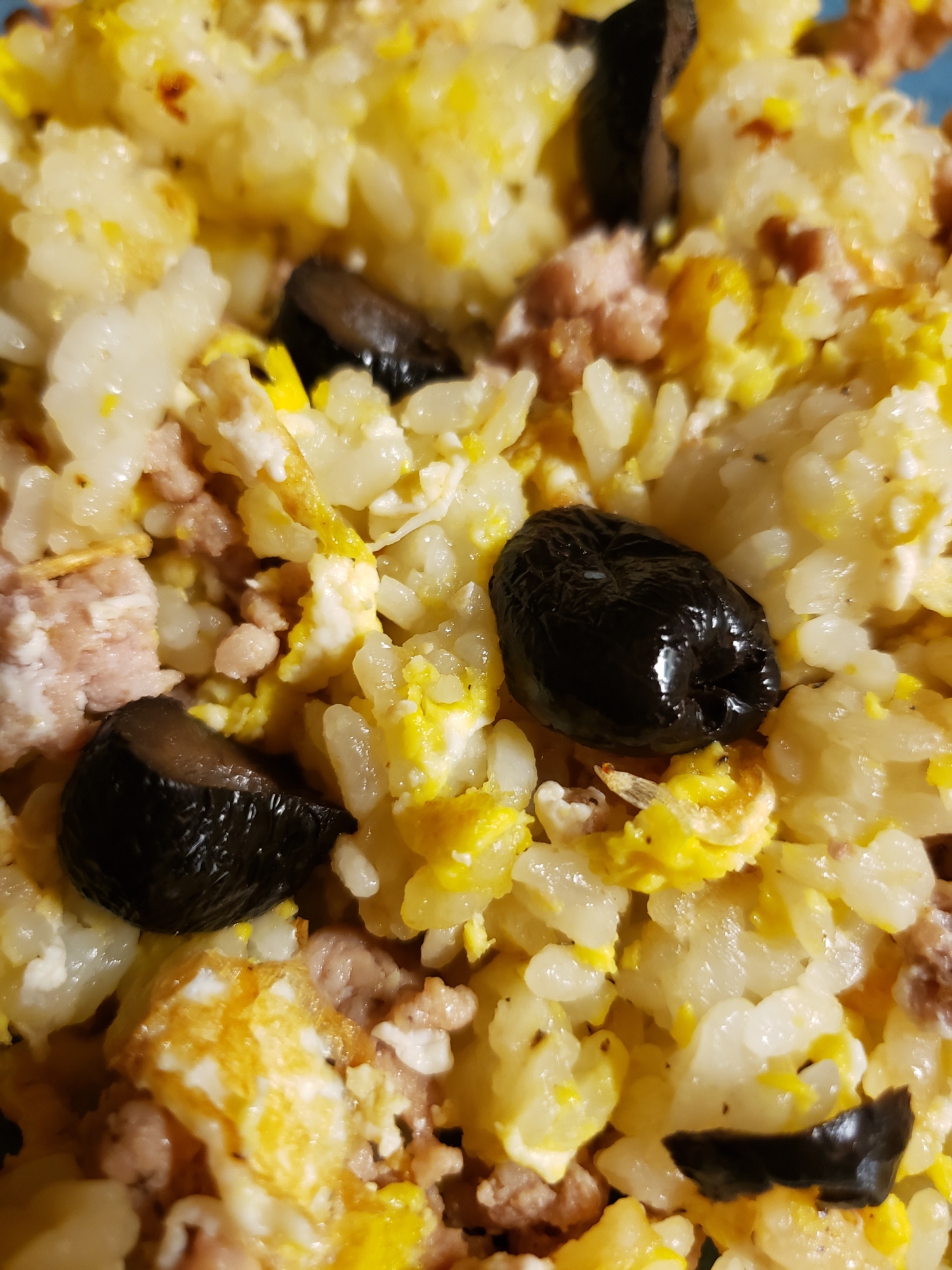 ブラックオリーブと鶏ひき肉のチャーハン♪