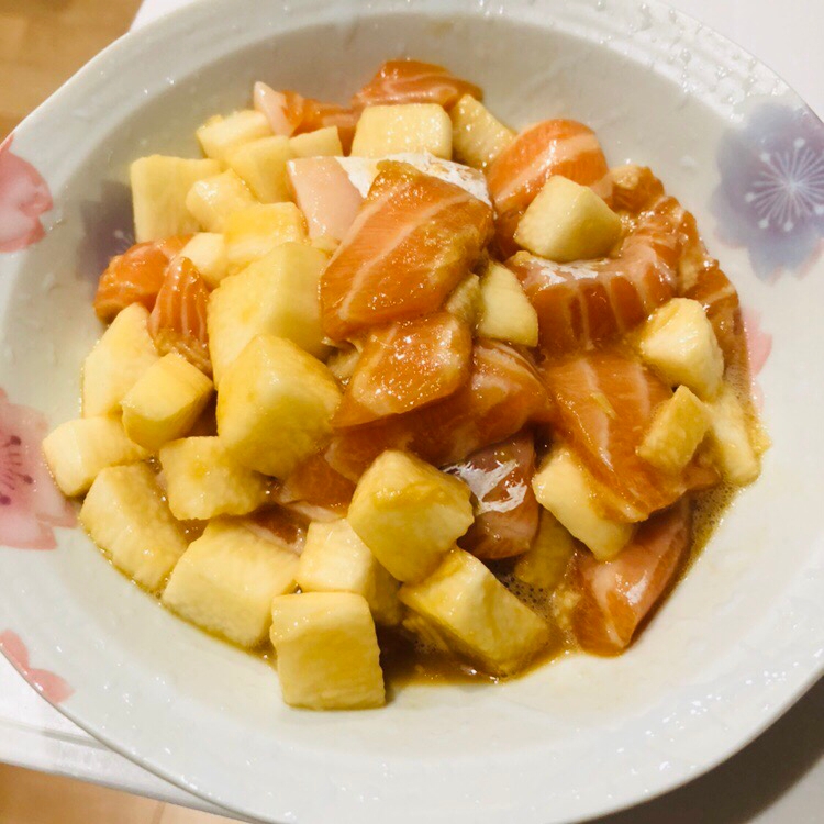 サーモンと長芋のわさび醤油漬け