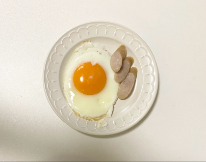 目玉焼きとウインナー