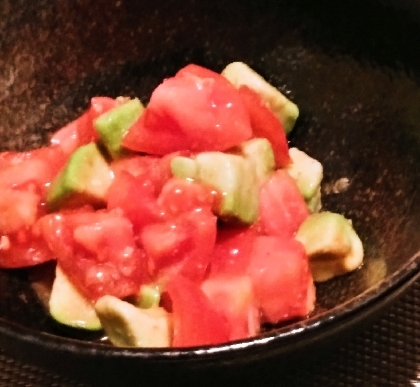 お箸が止まらない♡アボカドとトマトのポン酢和え