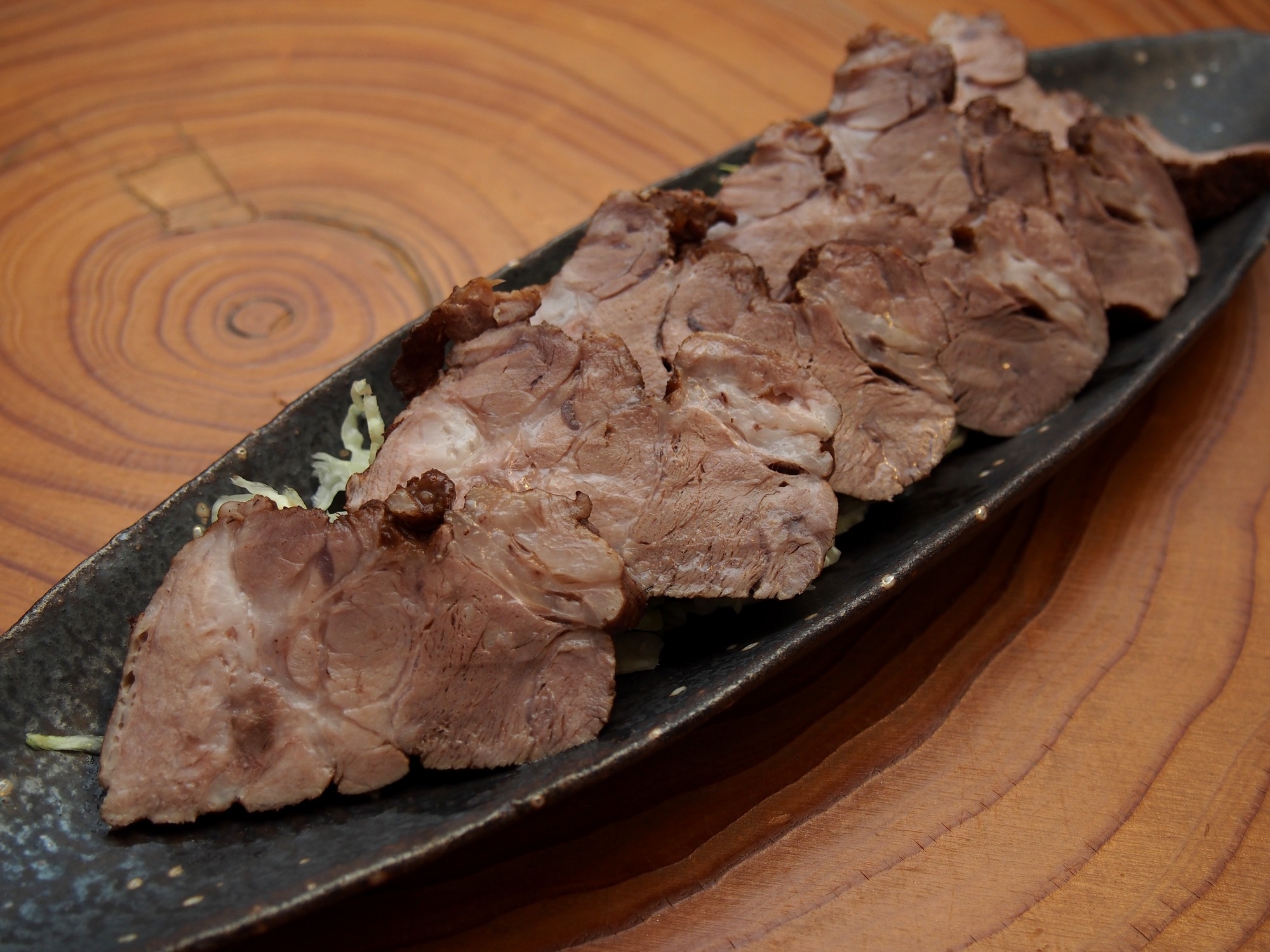 豚肩ロースかたまり肉のルイボスティー煮