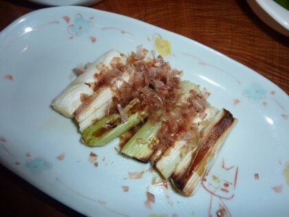 魚焼きグリルで同時に２品。長ねぎグリルおかかのせ。