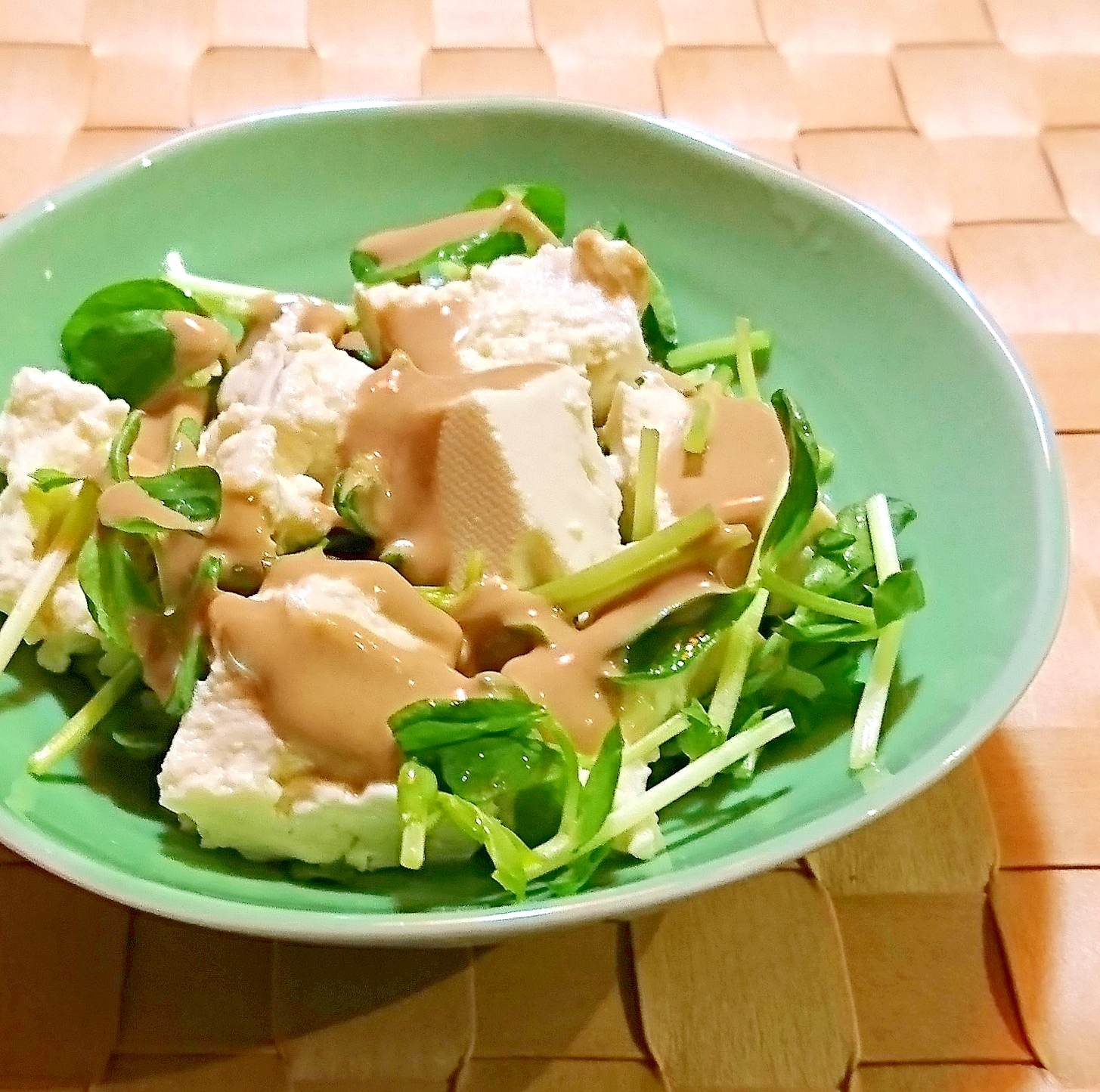 豆苗と豆腐のサラダ