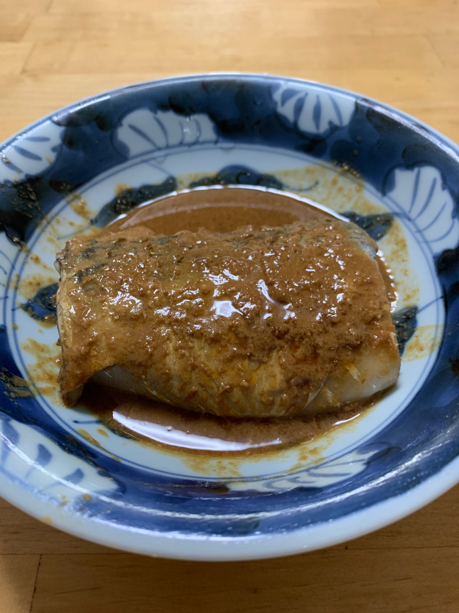 ゴマ風味のサバの味噌煮