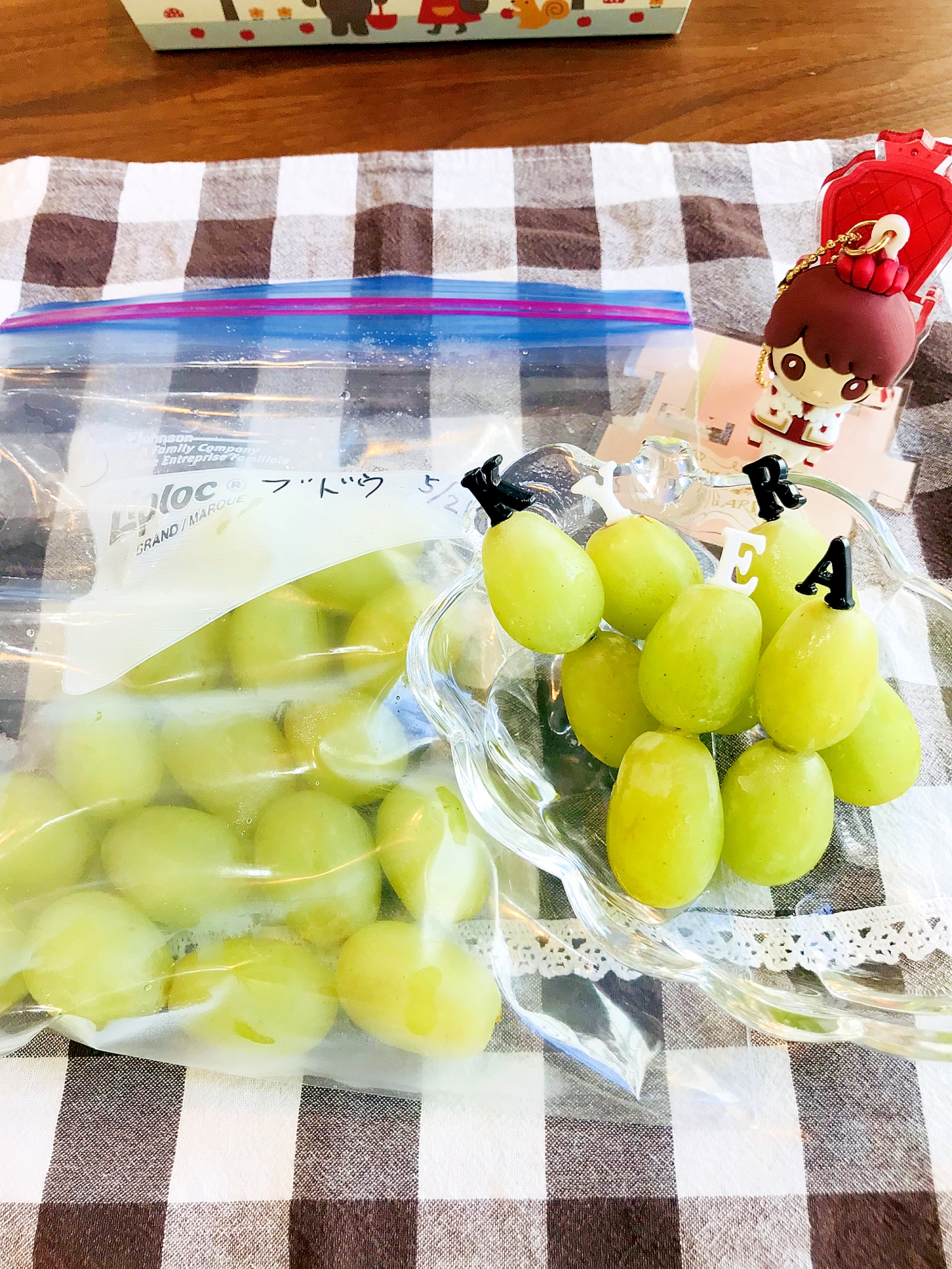 おうちでアイスの実 皮ごとシードレスの実の冷凍 レシピ 作り方 By ぼくバナナ 楽天レシピ おうちでアイスの実 皮ごとシードレスの実の冷凍 レシピ 作り方 By ぼくバナナ 楽天レシピ