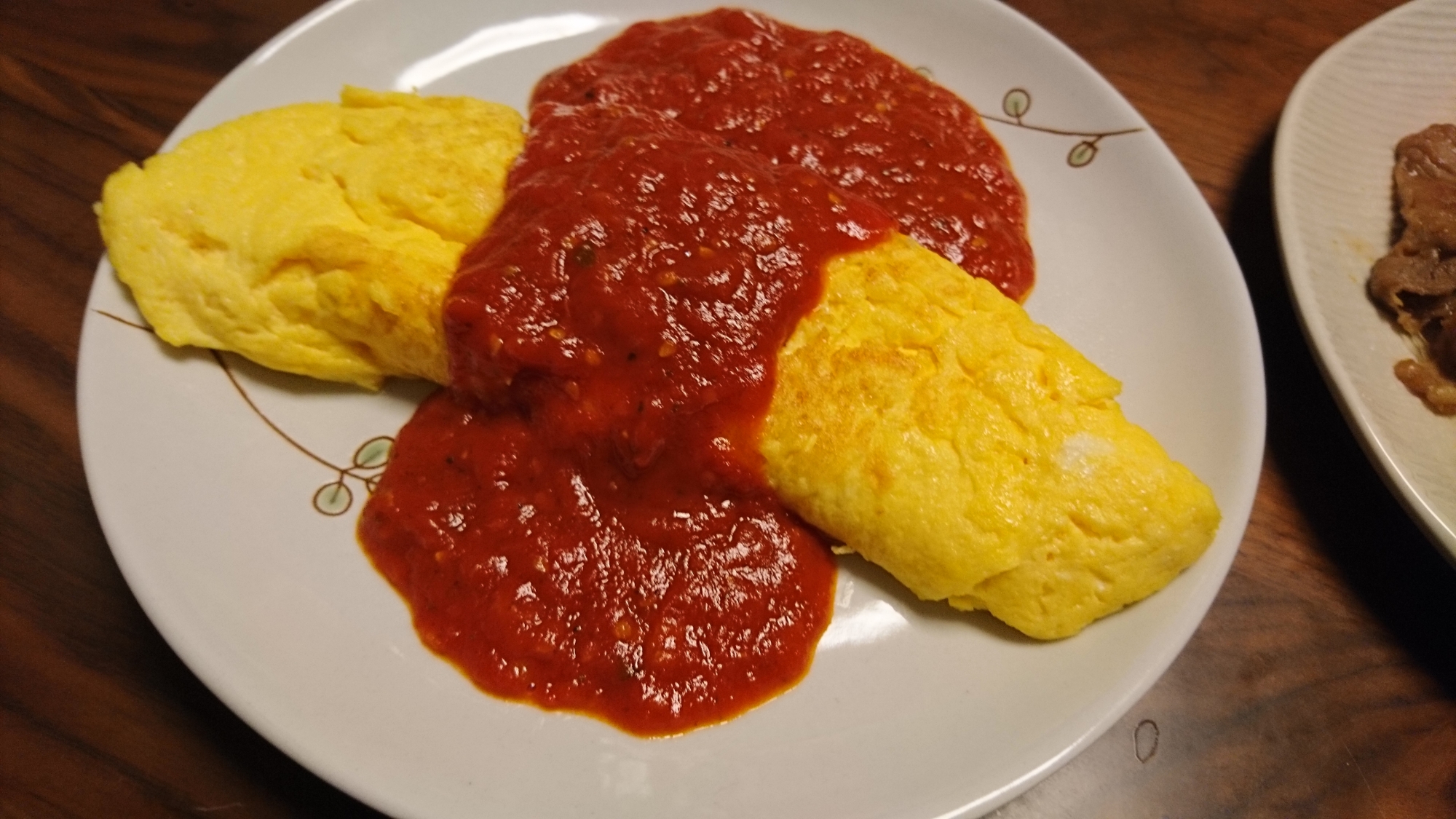 ソースがうまっ！トマトチーズオムレツ