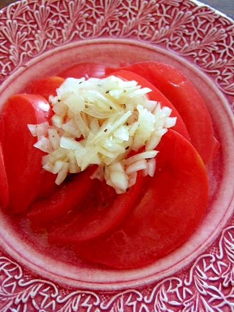 シンプル簡単新玉ねぎのせトマトサラダ