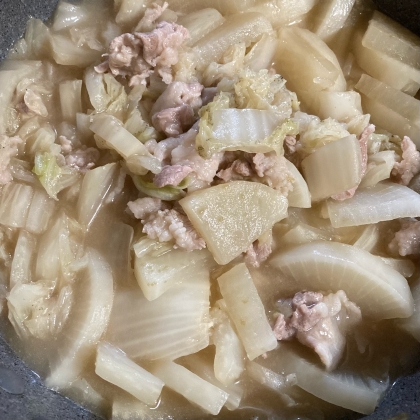 頂き物の大根と白菜が大量消費できました♪味もとても美味しかったです｡ご馳走様でした(*´ω`*)