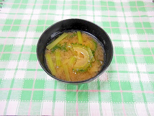 小松菜とゴーヤのお味噌汁