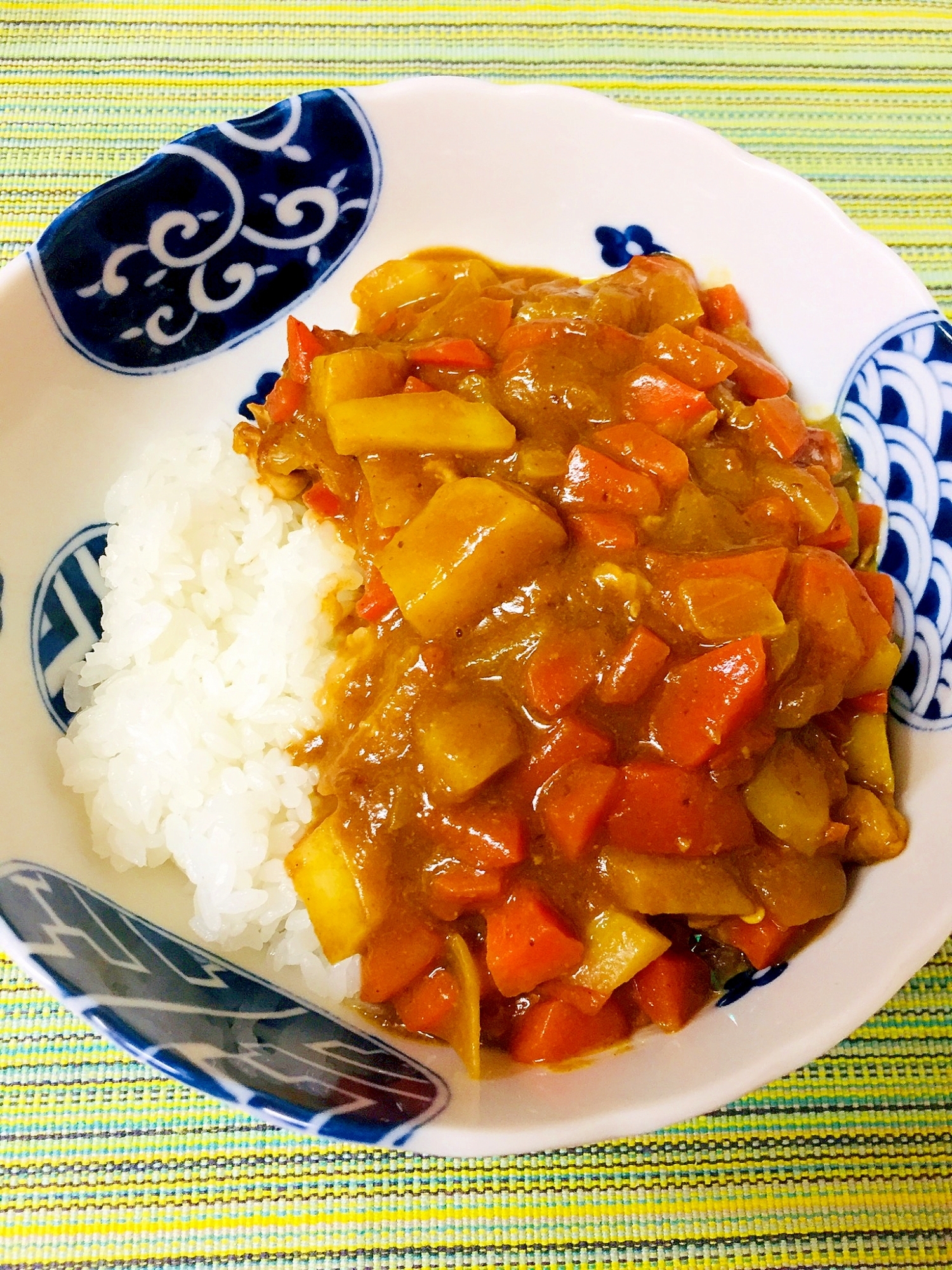 すりおろしりんご入り！まろやかカレー