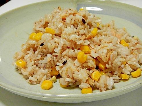 ツナとコーンの雑穀米炒飯