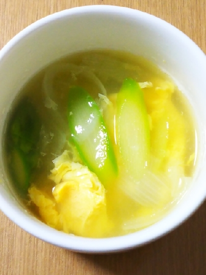 簡単☆新玉葱とアスパラの卵スープ☆