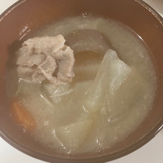 家にあるもので作ったので、白菜・しめじの代わりにこんにゃくなのですが、とってもおいしく出来ました。
ご馳走様でした( *´ω`* )