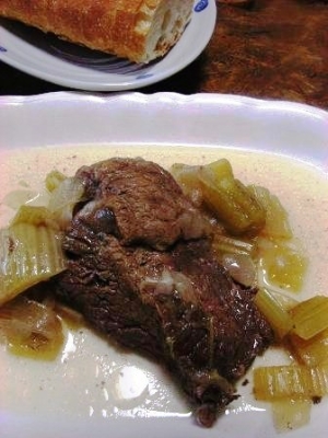 牛すね肉とセロリのポットロースト風