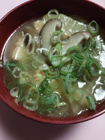 きのこと葉物野菜の味噌汁