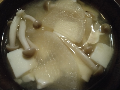 大根と豆腐としめじの味噌汁