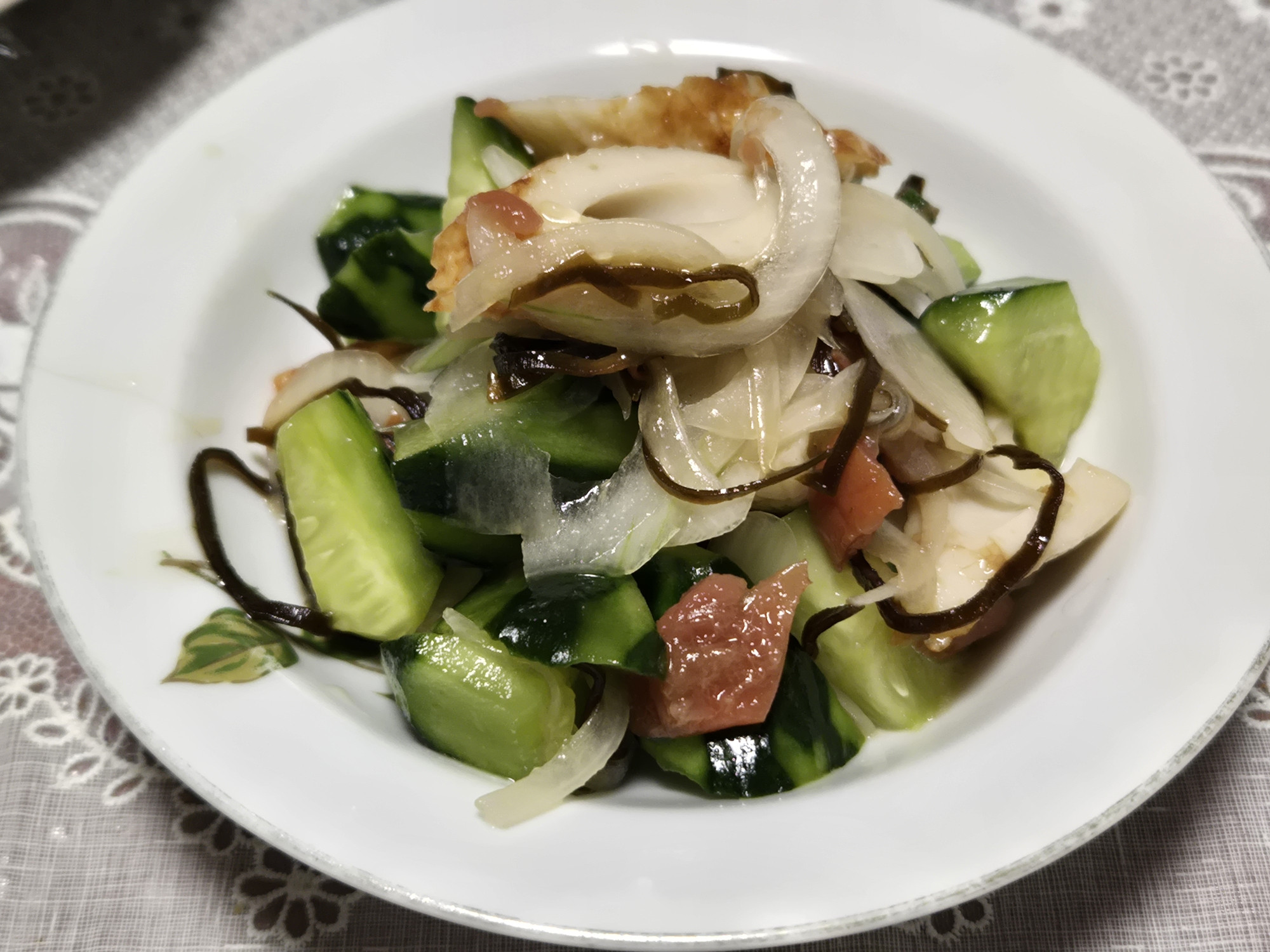 きゅうりとちくわの梅肉塩昆布あえ