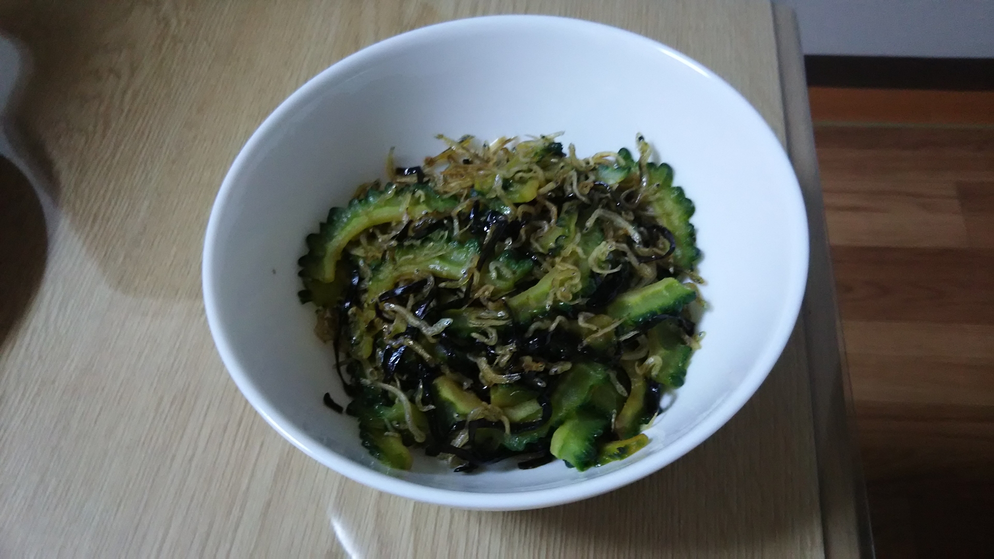 ゴーヤとジャコの炒め和え物