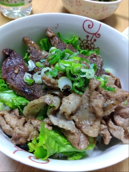 レタスたっぷり！サガリで焼肉丼