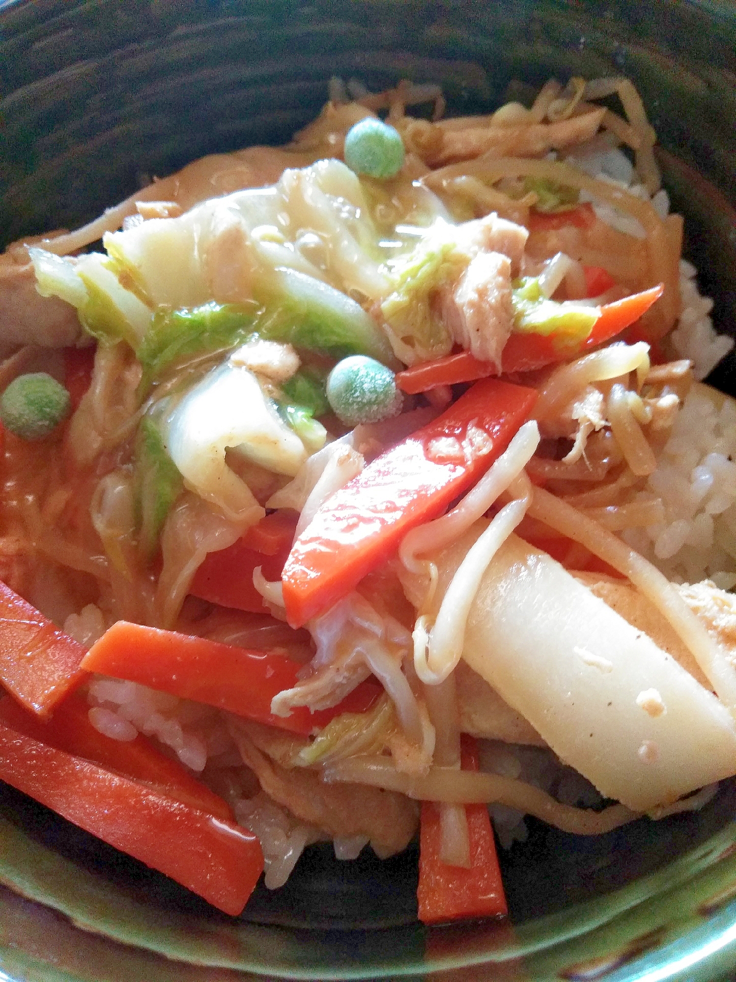 野菜炒めリメイク！レンチン卵丼